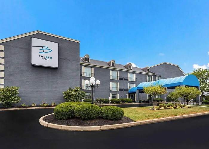 The Blu Hotel Blue Ash Cincinnati, An Ascend Collection Hotel